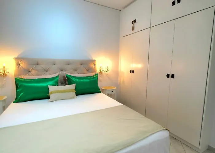 Center Luxury Spacious A&m Ii עיר רודוס